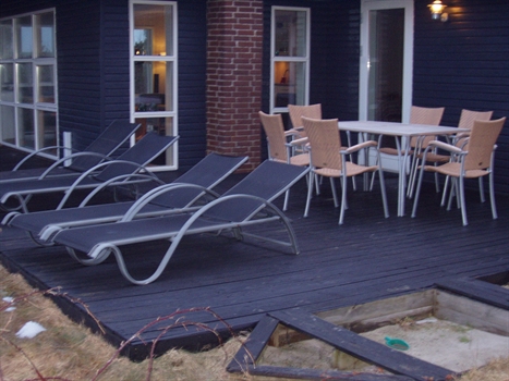 Terrasse med kvalitets havemøbler.